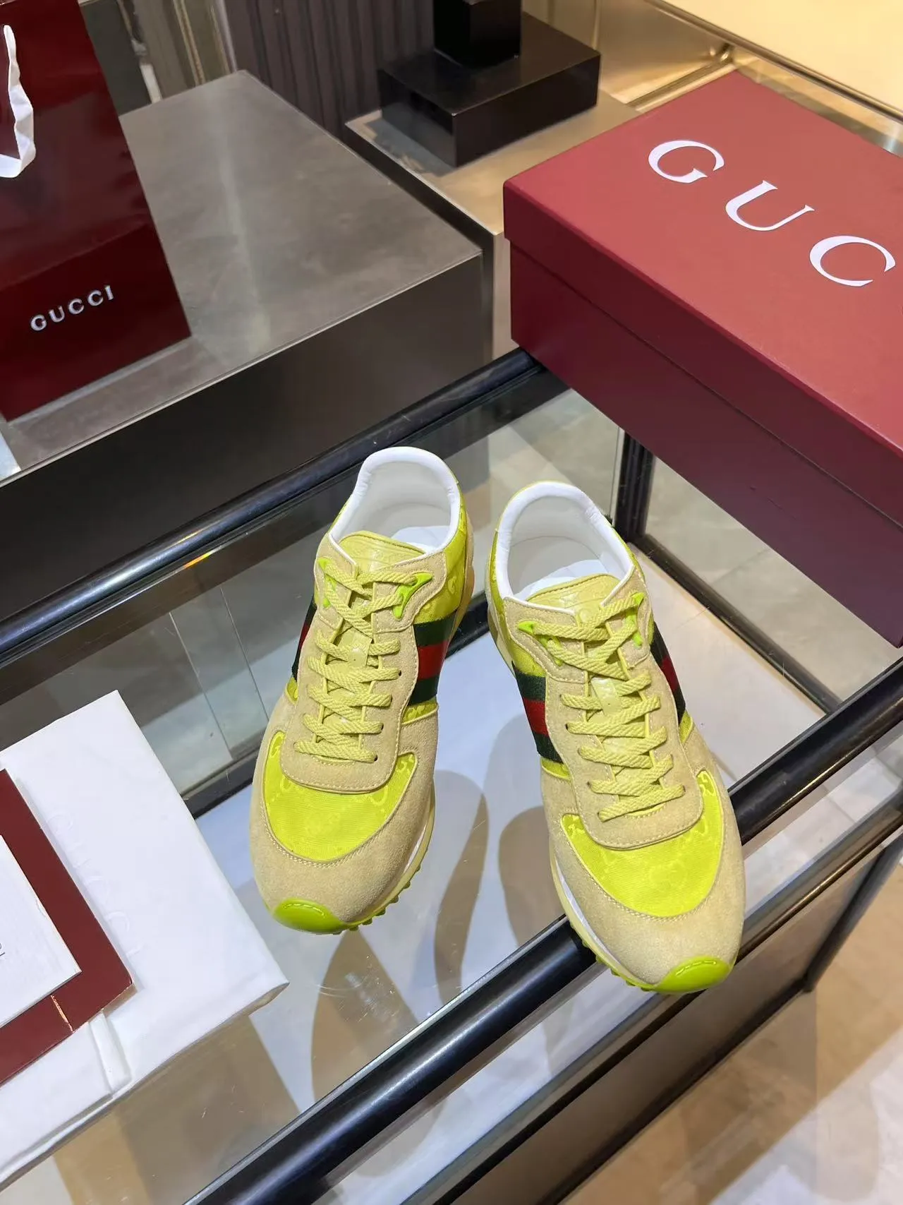 Men's Men's Shoes 💰620💰 Gucci Gucci Top Version Latest Catwalk Style Re-Motion Series Thick-soled Casual Sneakers Original Purchased, Developed and Made. This sneaker has a detachable and adjustable ankle strap, adding a dynamic item to the 2025 spring and summer series. The light and flexible outsole has been specially treated and is filled with a strong retro style. Exquisite packaging at the delivery counter 🛍📦 ▪️Fabrics: Original custom imported first-layer cowhide ▪️Inner lining: Original custom-made breathable mesh ▪️Sole: Original molded TPU material ▪️Sole thickness: 3.5CM ▪️Size: 39-44 (customized at 38.45.46)